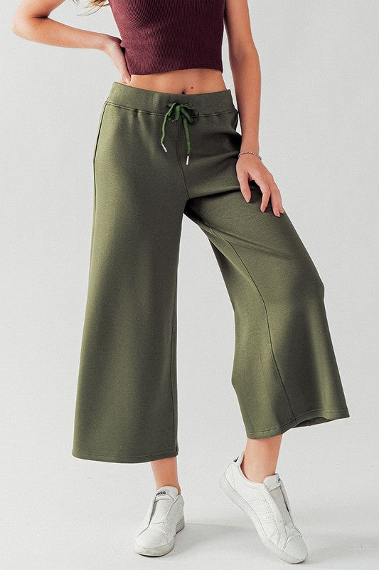 Wide Leg Capri Pant
