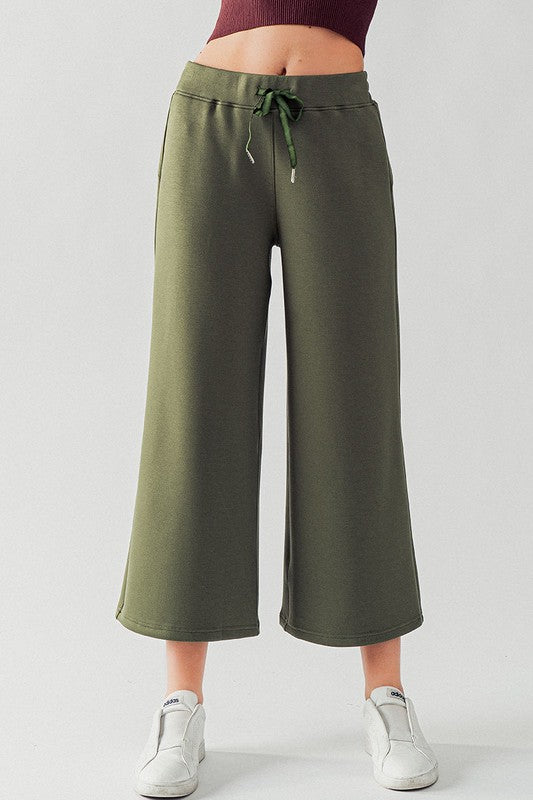 Wide Leg Capri Pant