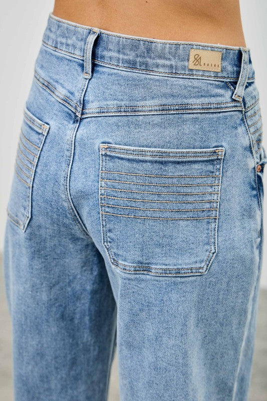 Pleated Barrel Jeans