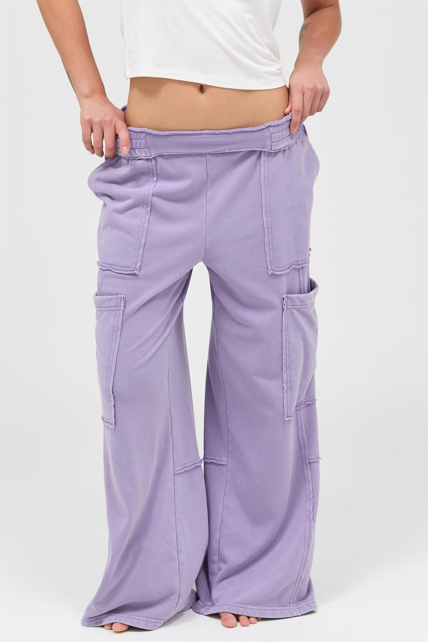 Wide Leg Cargo Sweatpant